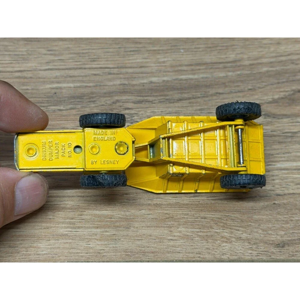 Lesney Matchbox No. 10 Dinkum Dumper Major Pack 1:64 - Vintage